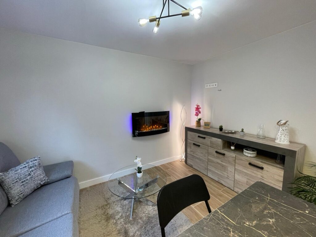 WhatsApp Image 2026-04-18 at 12.00.14