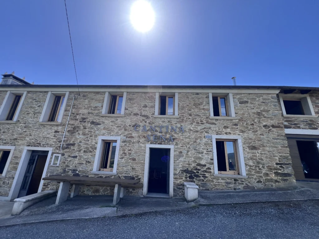 Casa rural de piedra en Sena, Ibias