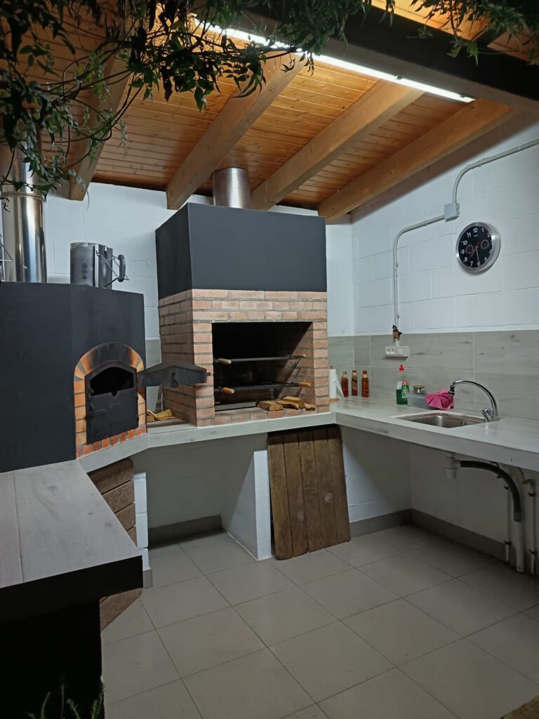 30-ZONA HORNO LEÑA PARRILLA-1