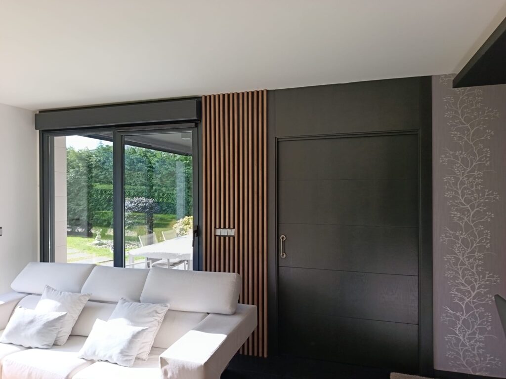 7-PUERTA SOFA SALON
